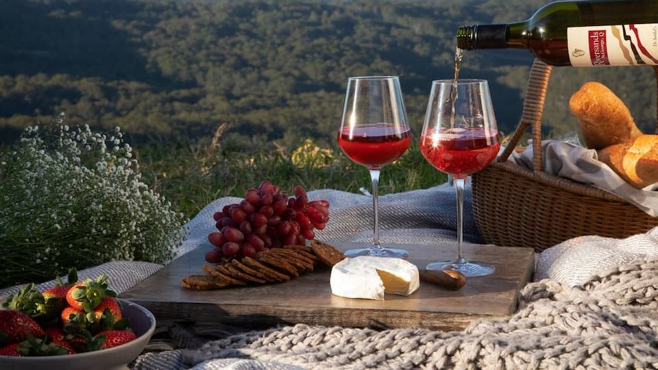 Sunshine Coast Hinterland Food & Wine Trail by Car: Maleny, Montville & Mapleton